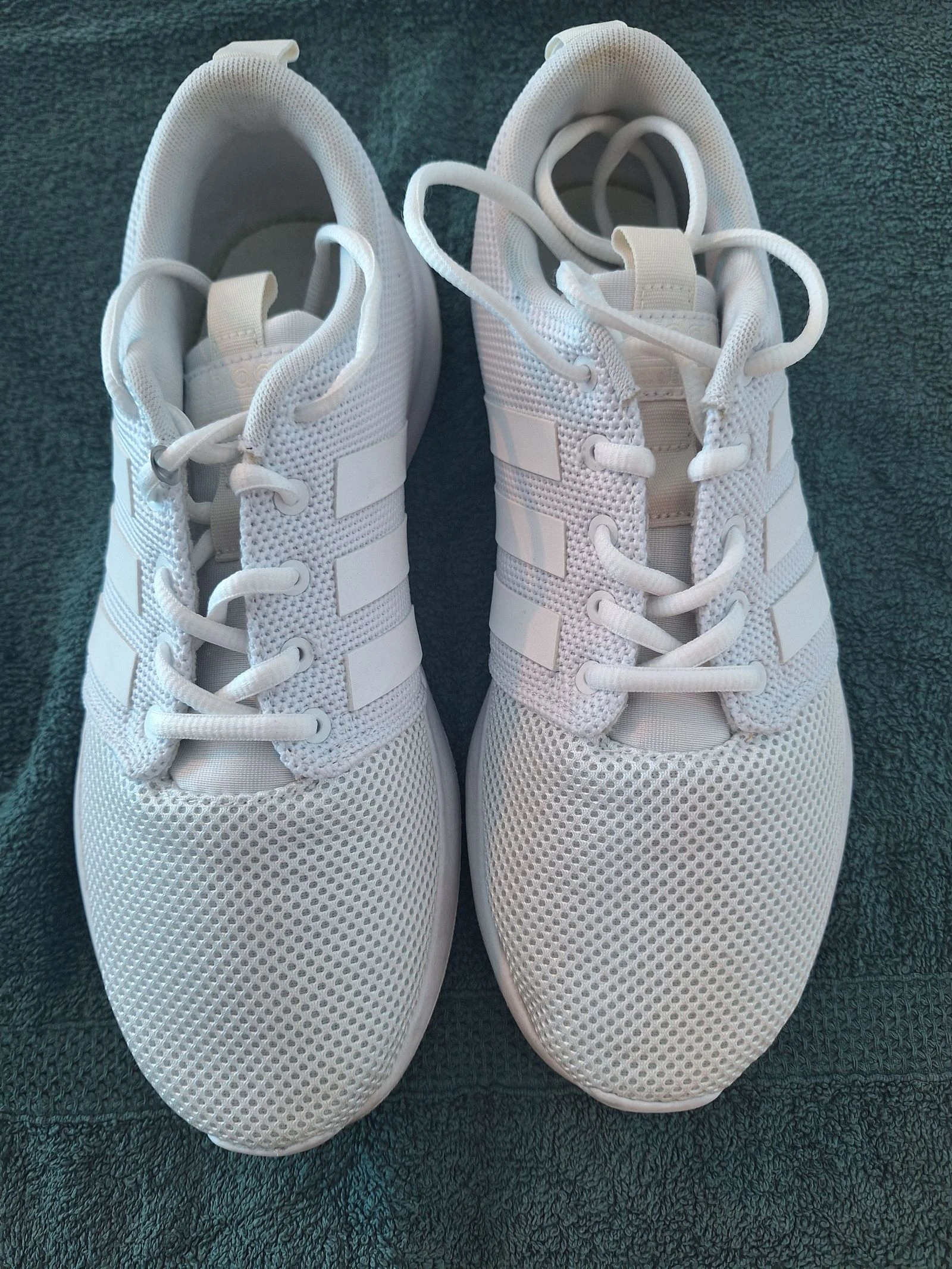 Adidas blanche etat neuf taille 41 1/3